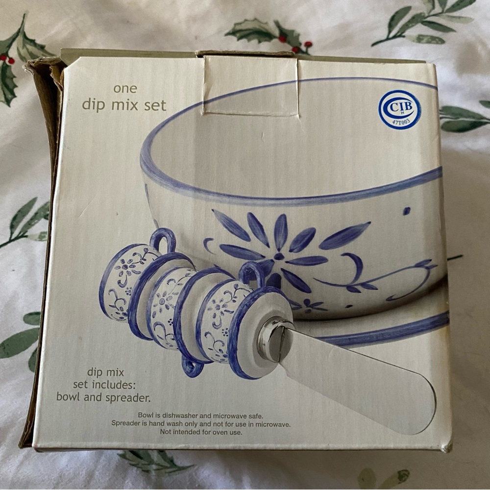 Sonoma dip bowl and spreader - New in Box